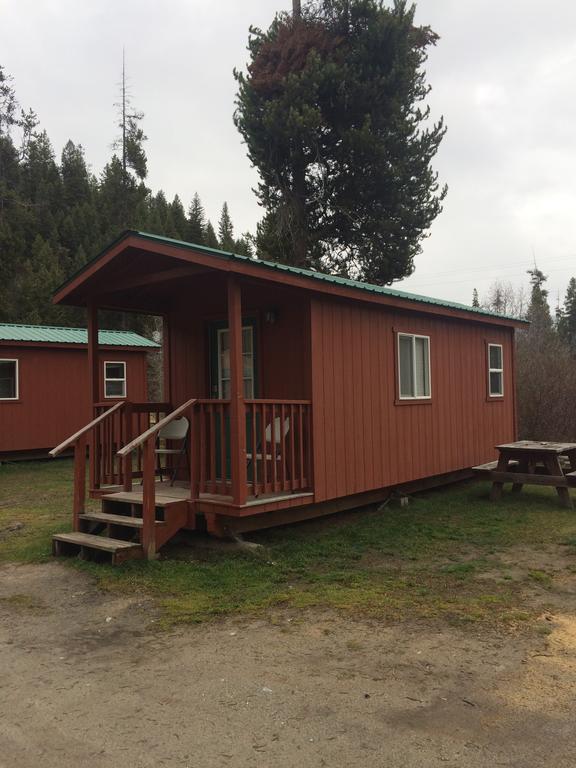 Lolo Hot Springs Hotel Exterior photo